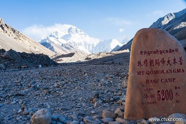 珠峰大本營5200紀(jì)念碑在哪